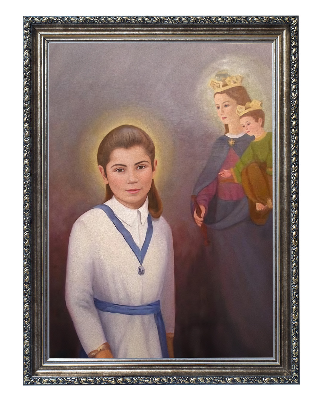 Obraz w rozmiarze 50x70 cm oprawiony w ramę G w kolorze srebrnym. Szerokość ramy ok. 6 cm.